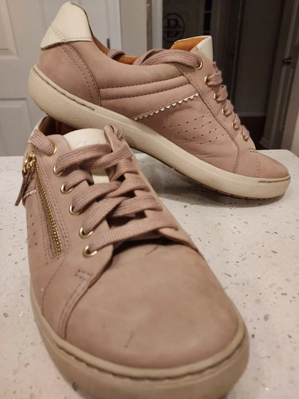 Sneaker